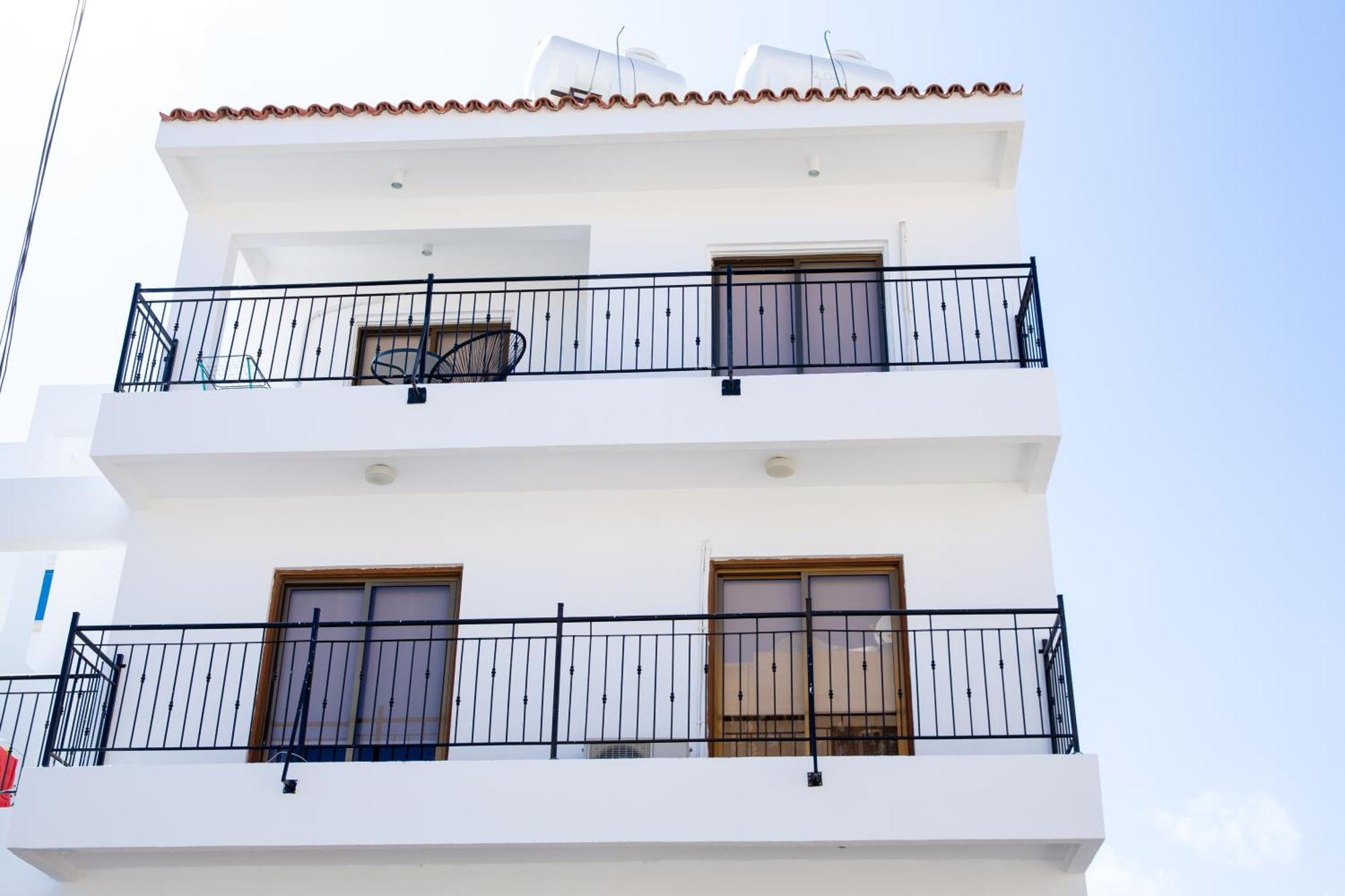 Spacious 2 Bedroom Appartment Near Mall -Internet 1Gbps Paphos Ngoại thất bức ảnh